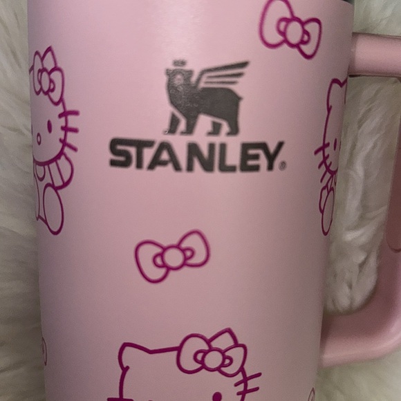 Stanley X Hello Kitty 40oz Tumbler Pink New - Picture 5 of 7
